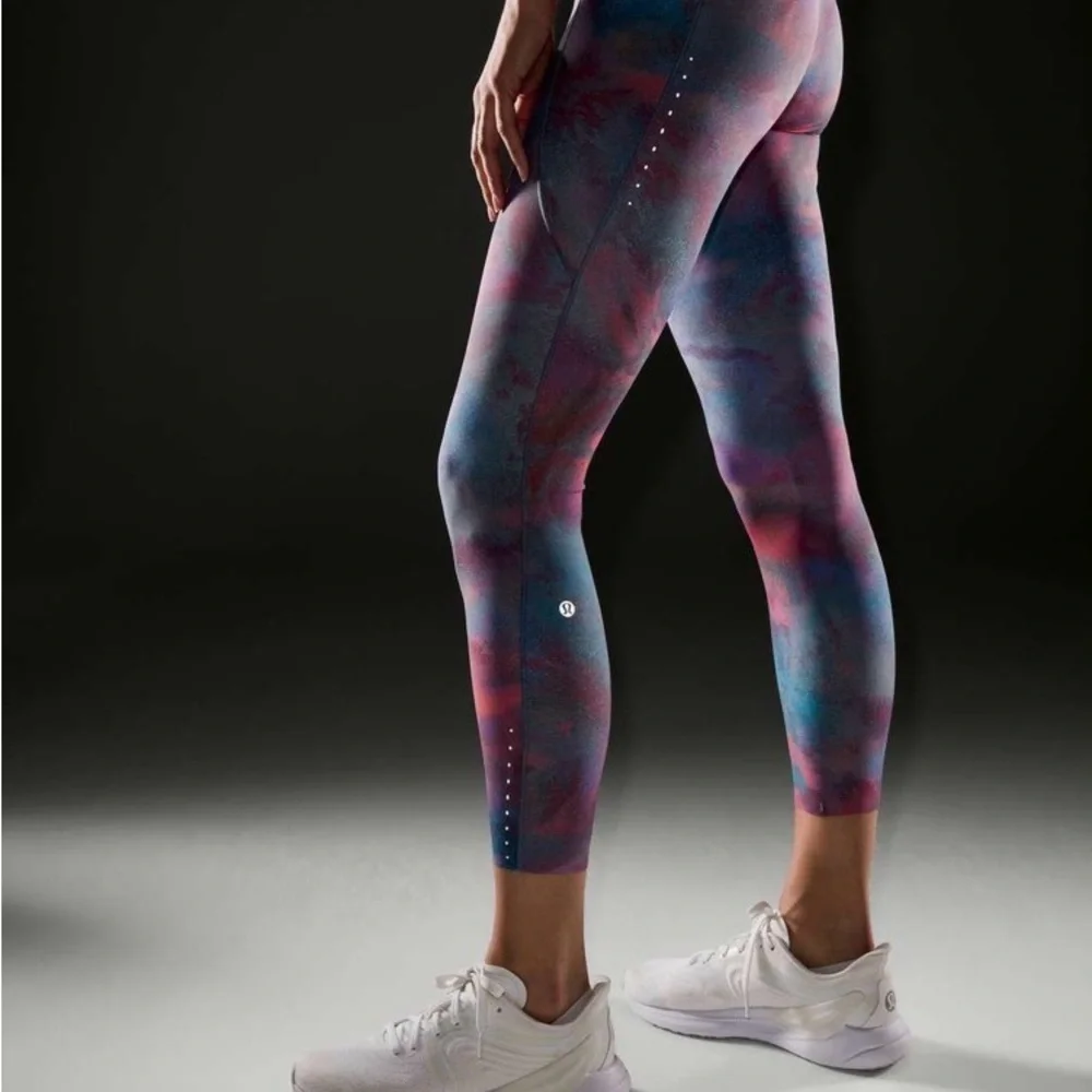 Lululemon Athletica Blue and Pink Leggings - Picture 6 of 11